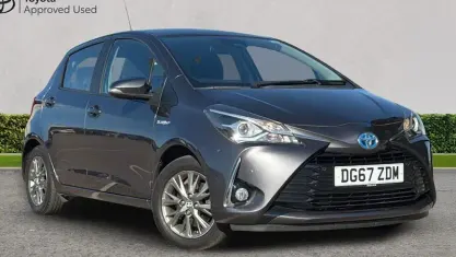 Used Toyota Yaris 101 HP (74 kW) 2017 Grey Hatchback