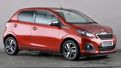 Used Peugeot 108 Collection 72 HP (52 kW) 2021 Red Hatchback