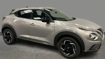 Used Nissan Juke N-Connecta 114 HP (83 kW) 2023 Silver SUV