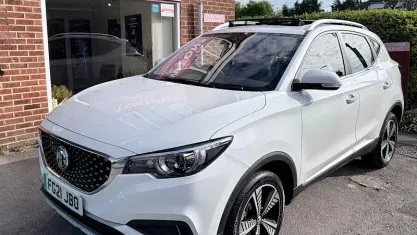 Używany MG ZS Exclusive 105 kW (143 KM) 2021 Biały SUV