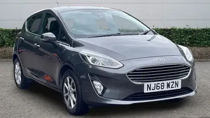 Used Ford Fiesta Zetec 86 HP (63 kW) 2018 Grey Hatchback