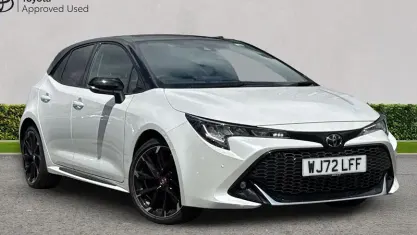 Used Toyota Corolla Sport 184 HP (135 kW) 2022 Platinum white Hatchback