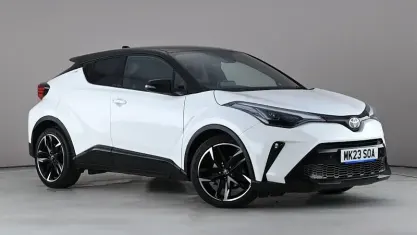 Używany Toyota C-HR Sport 122 KM (89 kW) 2023 Biały SUV