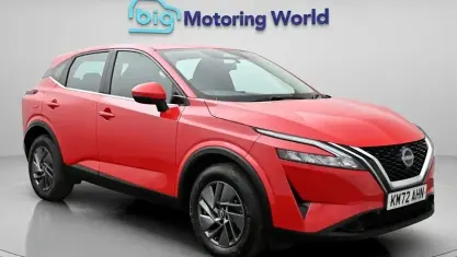Begagnad Nissan Qashqai Acenta Premium 140 HK (102 kW) 2023 Röd SUV