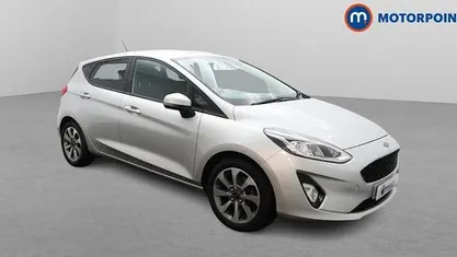 Usado Ford Fiesta Trend 86 HP (63 kW) 2019 Prateado Citadino