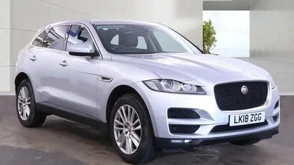 Begagnad Jaguar F-Pace Portfolio 241 HK (177 kW) 2020 SUV