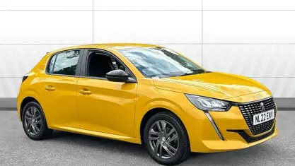 Used Peugeot 208 Active Premium 75 HP (55 kW) 2022 Yellow Hatchback