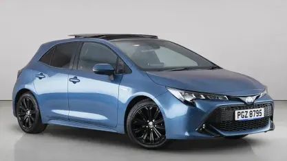 Used Toyota Corolla Design 122 HP (89 kW) 2020 Blue Hatchback