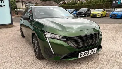 Used Peugeot 308 Allure Premium 131 HP (96 kW) 2023 Green Hatchback