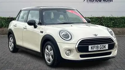 Used Mini Cooper Classic 136 HP (100 kW) 2019 White Hatchback