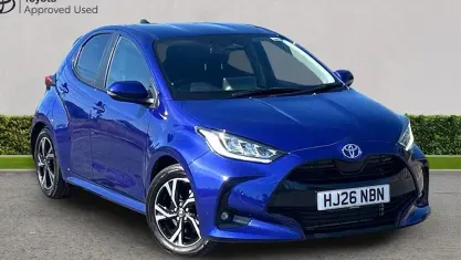 Used Toyota Yaris Design 116 HP (85 kW) 2026 Blue Hatchback