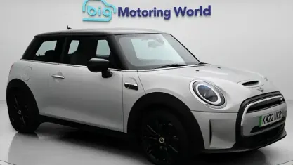 Begagnad Mini Cooper Level 2 135 kW (184 HK) 2023 Halvkombi