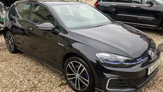 Used 2020 VW Golf VII GTE Hatchback | £13,699 (Fair price)