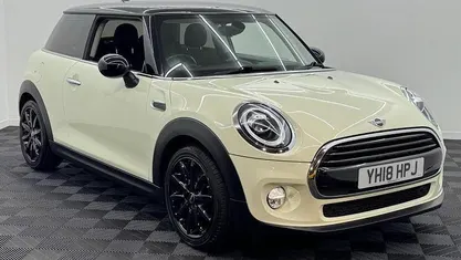 White Used 2017 Mini Cooper Hatch Hatchback | £10,500 (Fair price)