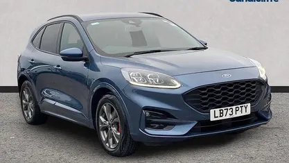 Usado Ford Kuga ST-Line 190 HP (139 kW) 2023 Azul SUV
