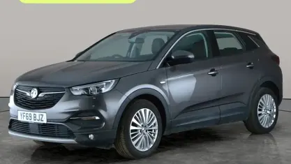 Begagnad Vauxhall Grandland X S 131 HK (96 kW) 2019 Grå SUV