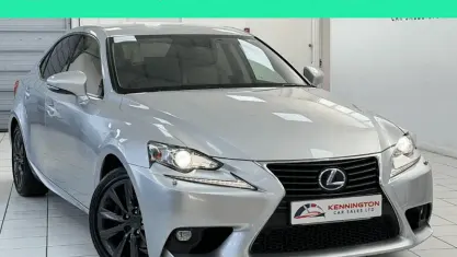 Usado Lexus IS300h Executive Line 223 CV (164 kW) 2015 Plateado Berlina