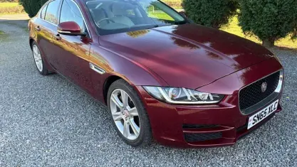 Used Jaguar XE Portfolio 241 HP (177 kW) 2015 Red Sedan