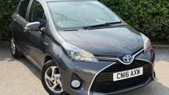 Grey Used 2016 Toyota Yaris Hybrid Hatchback | £11,499 (Fair price)