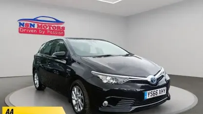 Used Toyota Auris Hybrid Business Edition 136 HP (100 kW) 2016 Black Hatchback