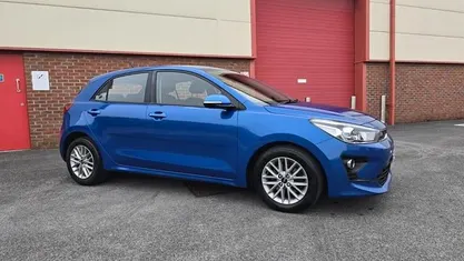 Used Kia Rio 101 HP (74 kW) 2022 Blue Hatchback