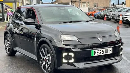 Used 2025 Renault 5 E-Tech Urban Hatchback | £22,490 (Fair price)