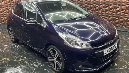 Used Peugeot 208 GT-line 109 HP (80 kW) 2018 Blue Hatchback