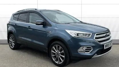 Begagnad Ford Kuga Titanium 150 HK (110 kW) 2019 Blå SUV