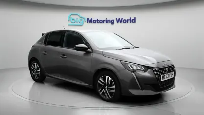 Second-hand Peugeot 208 Allure+ 131 CP (96 kW) 2023 Gri Hatchback