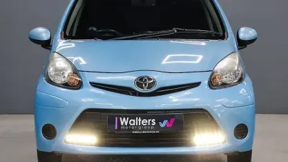 Used Toyota Aygo Style 68 HP (50 kW) 2014 Blue Hatchback