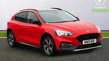 Used Ford Focus Active 125 HP (91 kW) 2019 Red Hatchback