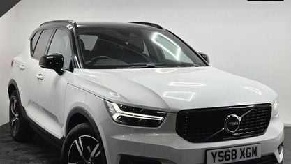 Begagnad Volvo XC40 R-Design 247 HK (181 kW) 2019 Vit SUV