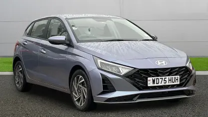 Używany Hyundai i20 Advanced 101 KM (74 kW) 2024 Niebieski Hatchback