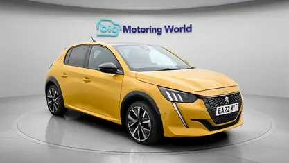 Second-hand Peugeot 208 GT 102 CP (75 kW) 2022 Galben Hatchback