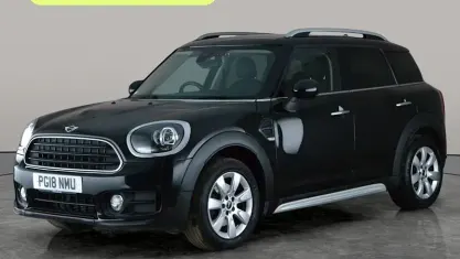 Begagnad Mini Cooper 136 HK (100 kW) 2018 Svart Halvkombi