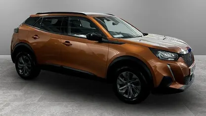 Used Peugeot 2008 Active+ 101 HP (74 kW) 2023 SUV