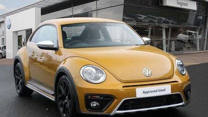 Begagnad VW Beetle Dune 105 HK (77 kW) 2017 Gul Halvkombi