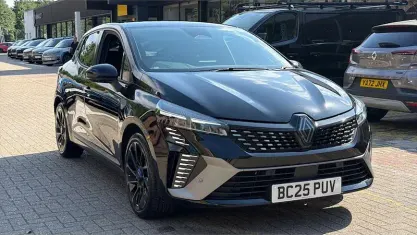 Used Renault Clio Esprit Alpine 143 HP (105 kW) 2025 Diamond black  Hatchback