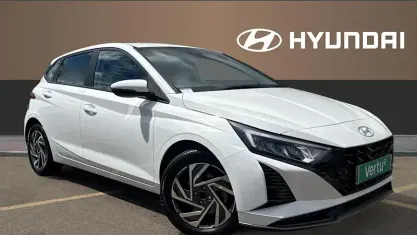 Używany Hyundai i20 Advanced 101 KM (74 kW) 2025 Biały Hatchback