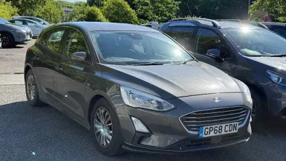 Begagnad Ford Focus Titanium 125 HK (91 kW) 2020 Halvkombi