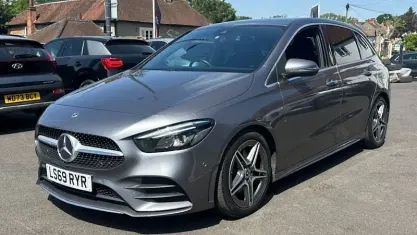 Käytetty Mercedes B220 AMG Line Premium 190 HP (139 kW) 2019 Tila-auto