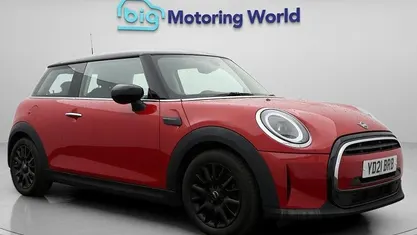 Used Mini Cooper Classic 136 HP (100 kW) 2021 Red Hatchback