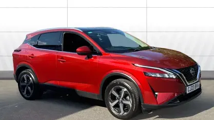 Used Nissan Qashqai N-Connecta 140 HP (102 kW) 2023 Red SUV