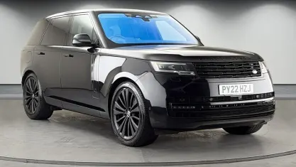 Gebraucht Land Rover Range Rover First Edition 351 PS (258 kW) 2022 Schwarz SUV