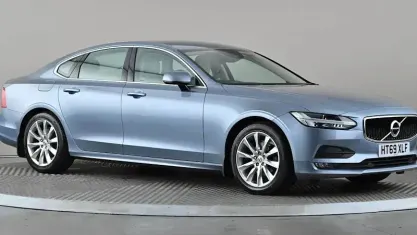 Used Volvo S90 Momentum 190 HP (139 kW) 2019 Blue Sedan