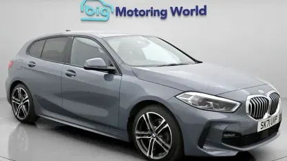 Usado BMW 118 M Sport 136 HP (100 kW) 2021 Cinzento Citadino