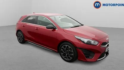 Usado Kia Ceed GT-Line 160 HP (117 kW) 2023 Vermelho Citadino