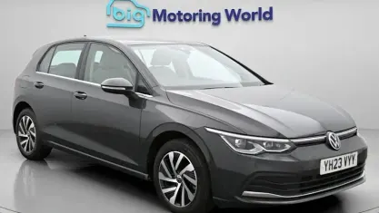 Second-hand VW Golf VIII Style 204 CP (150 kW) 2023 Gri Hatchback