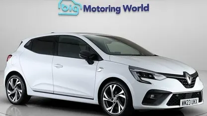 Used Renault Clio V RS Line 90 HP (66 kW) 2023 White Hatchback