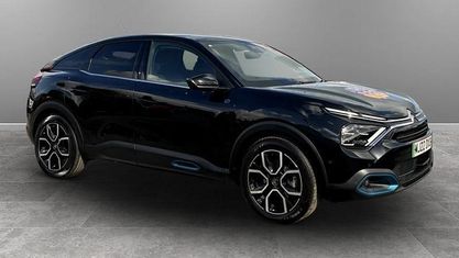 Begagnad Citroën e-C4 Shine 100 kW (136 HK) 2023 Halvkombi